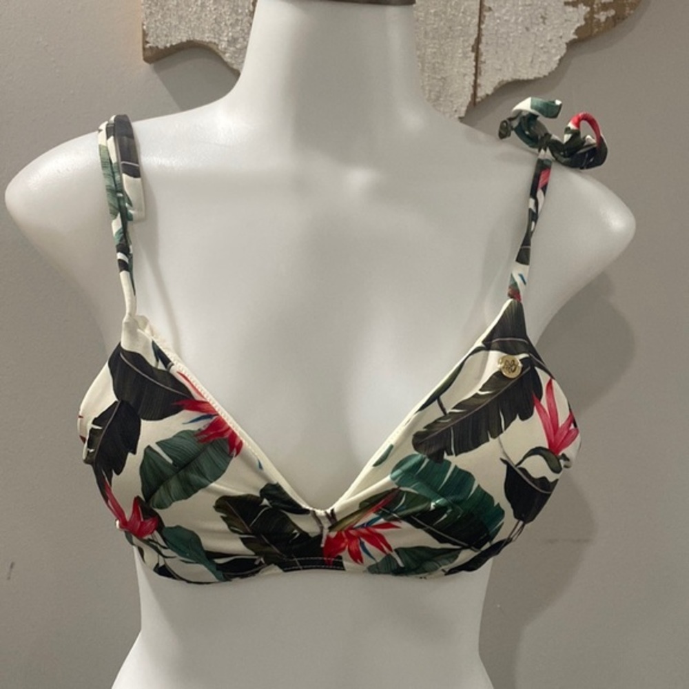 NWOT! Banana‎ Moon Printed Bikini Top